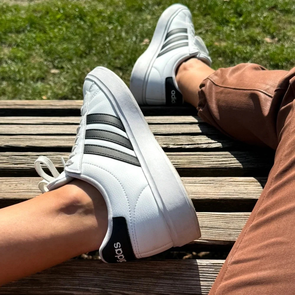 Adidas - Picture 4 of 9